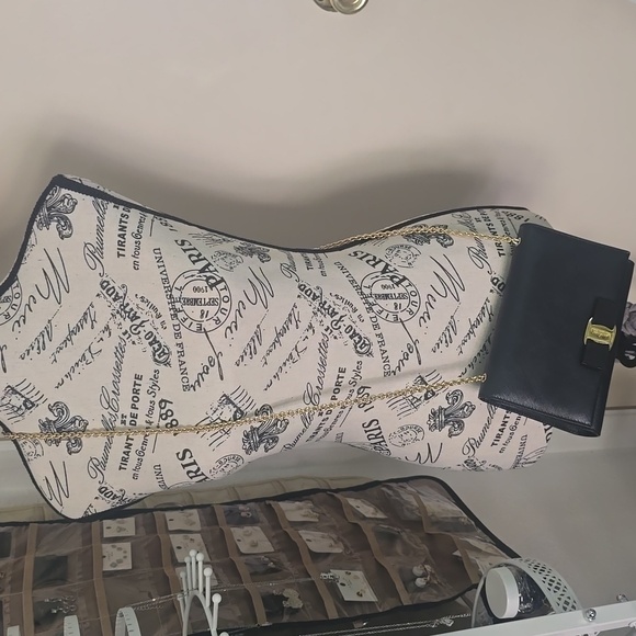 Salvatore Ferragamo Black & Gold Vara Ribbon Leather Chain Crossbody Bag (EUC)✨️ - Picture 1 of 14